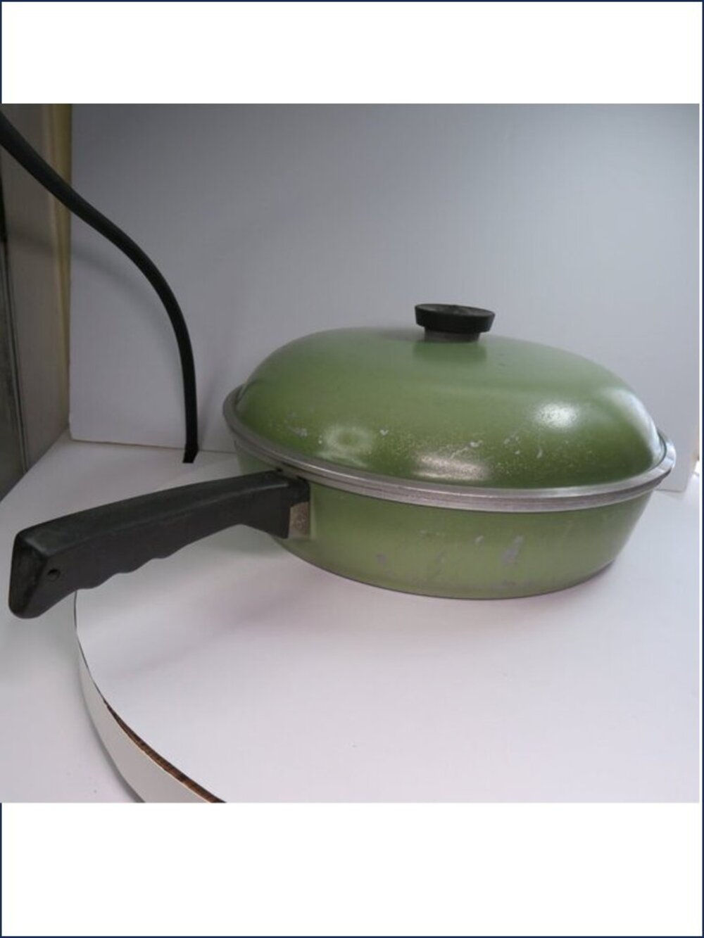 vintage Club Aluminum Chicken Fryer (a deep, large-diameter skillet) Avocado